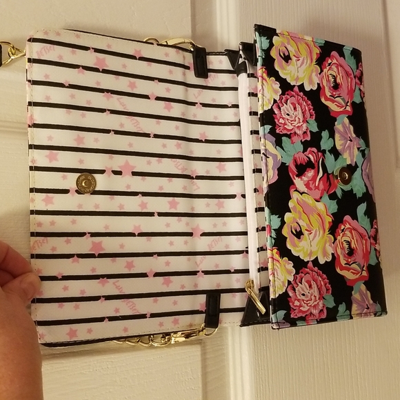 Betsey Johnson Purse with Dog Face Removable strap Excellent Condition. NWOT - Picture 5 of 12